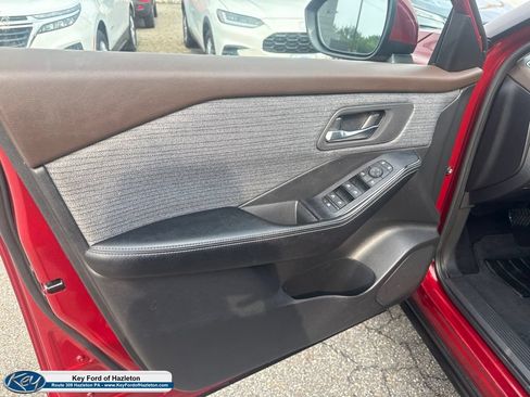 Used 2023 Nissan Rogue SV AWD/4WD image 15