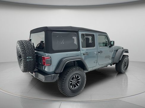 Used 2024 Jeep Wrangler Unlimited Sport AWD/4WD image 5