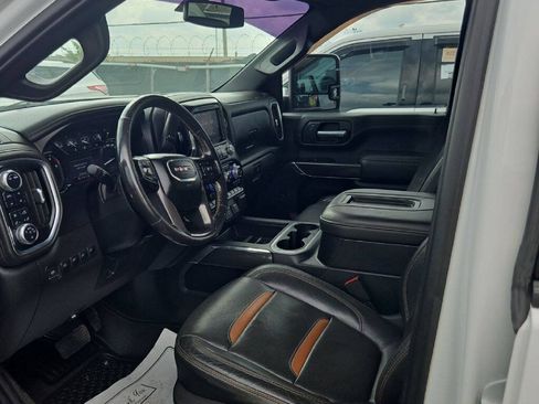 Used 2022 GMC Sierra 3500 AT4 AWD/4WD image 4