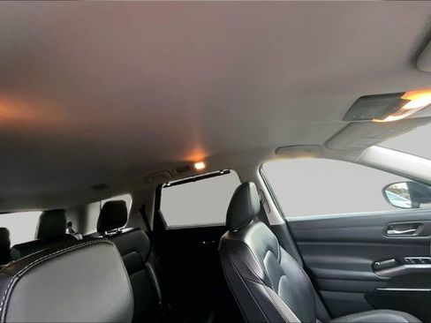 Used 2022 Nissan Pathfinder SL image 20