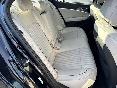 New 2026 Genesis G70 3.3T Sport Prestige image 15