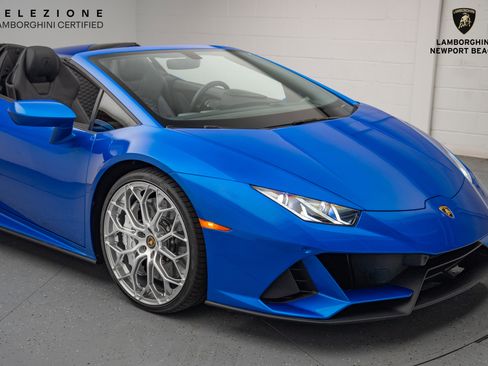 Used 2024 Lamborghini Huracan EVO image 2
