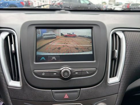 Used 2018 Chevrolet Malibu LS FWD image 23