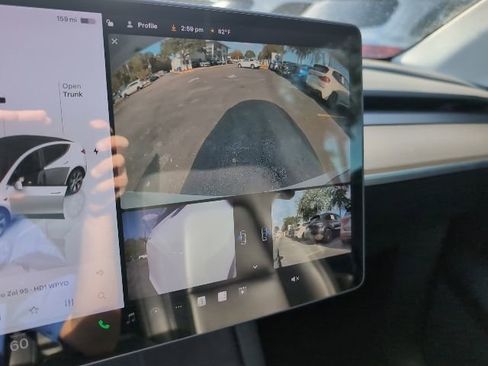 Used 2022 Tesla Model Y Long Range image 14