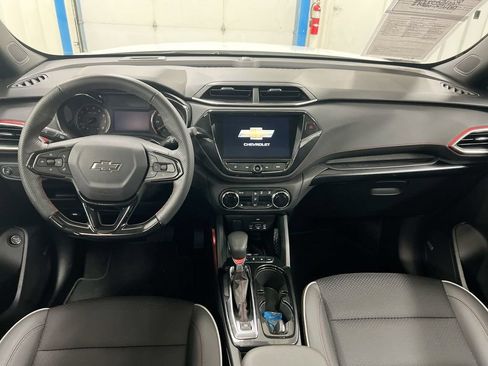 Used 2023 Chevrolet TrailBlazer RS w/ Sun and Liftgate Package AWD/4WD image 10
