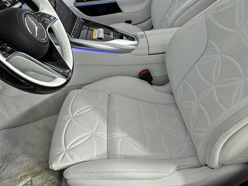 Used 2026 Mercedes-Benz Maybach SL 680 image 17