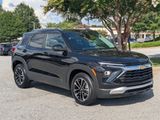 Used 2024 Chevrolet TrailBlazer LT image 2