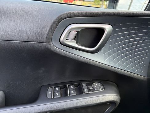 Used 2024 Kia Soul EX FWD image 15