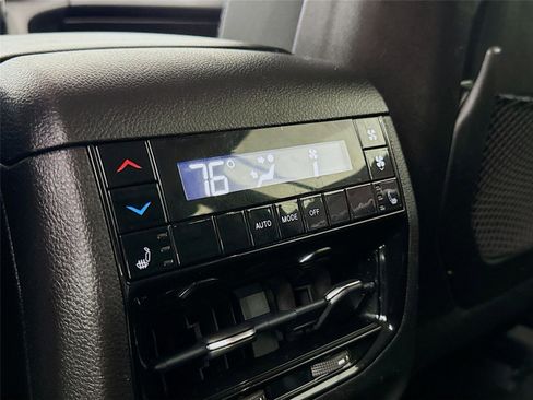 Used 2022 Jeep Grand Cherokee L Limited image 24