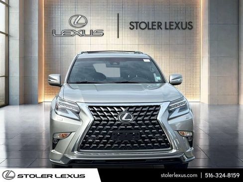 Used 2023 Lexus GX 460 Luxury w/ Sport Design Package AWD/4WD image 2