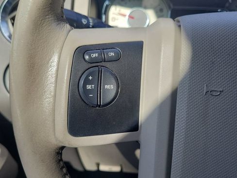 Used 2013 Ford Expedition XLT RWD image 17