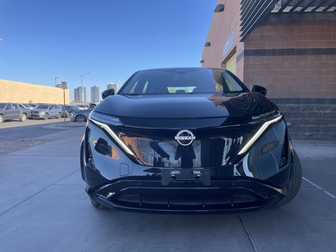 Used 2024 Nissan Ariya FWD image 7