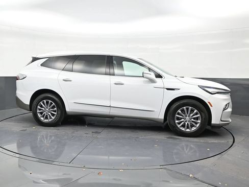 Used 2023 Buick Enclave Essence FWD image 6