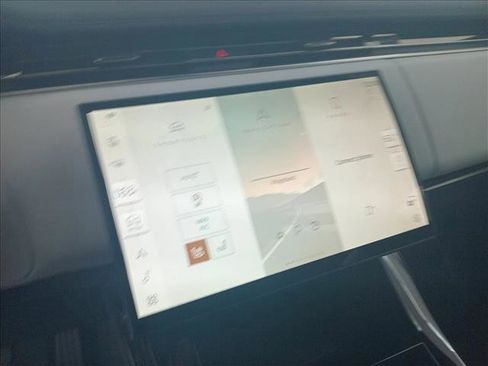 Used 2025 Land Rover Range Rover Sport SE image 16