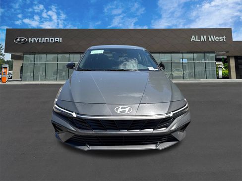 Certified 2025 Hyundai Elantra Sport FWD image 2