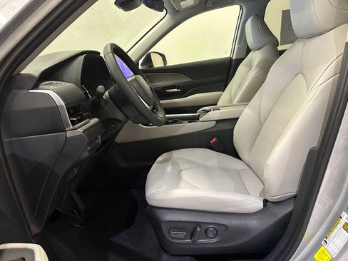 New 2026 Toyota Grand Highlander XLE AWD/4WD image 19
