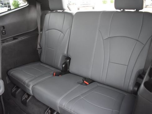 Used 2024 Buick Enclave Premium AWD/4WD image 15