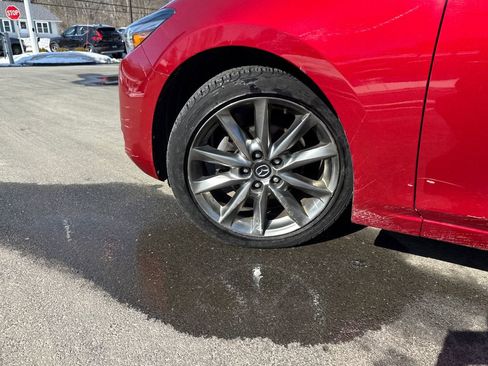 Used 2018 MAZDA MAZDA3 Grand Touring image 27