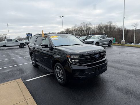 Certified 2025 Ford Expedition Active AWD/4WD image 4
