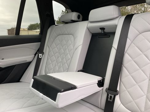 Used 2023 BMW X5 xDrive40i w/ M Sport Package image 40