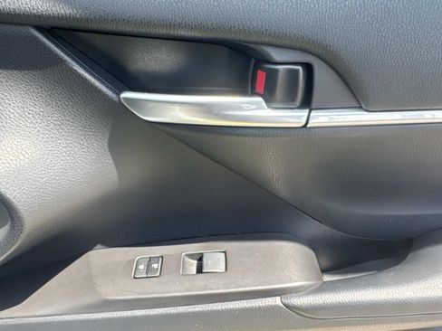 Used 2023 Toyota Camry SE w/ Convenience Package FWD image 14