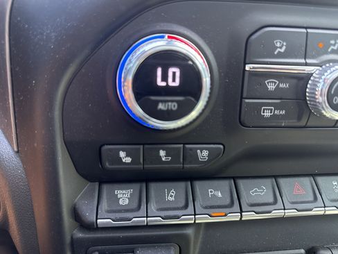 Used 2023 GMC Sierra 2500 Denali w/ Denali Black Diamond Edition image 24