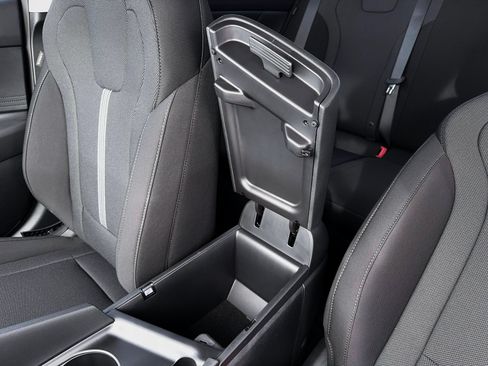 New 2026 Hyundai Elantra SE FWD image 18