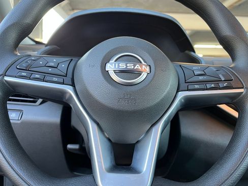 Used 2025 Nissan Altima 2.5 SV FWD image 29