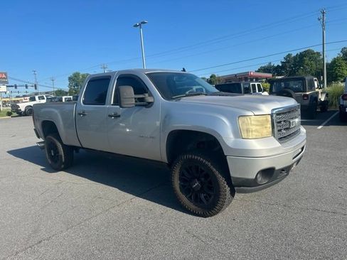 Used 2011 GMC Sierra 2500 SLE w/ SLE Preferred Package AWD/4WD image 1