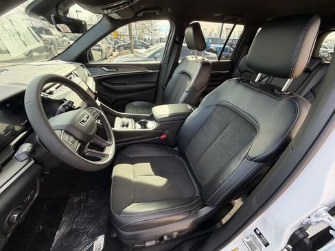 New 2026 Jeep Grand Cherokee Altitude AWD/4WD image 15