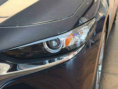 Used 2025 MAZDA MAZDA3 s image 3