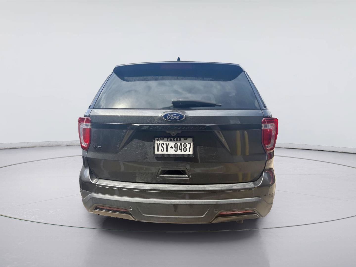 Used 2019 Ford Explorer XLT FWD image 4