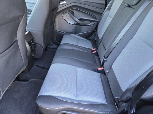 Used 2017 Ford Escape SE image 29