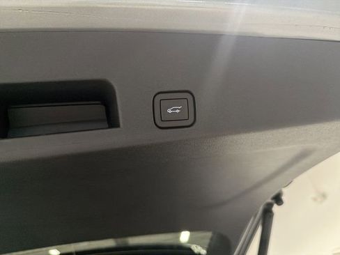 New 2026 GMC Acadia Elevation image 16