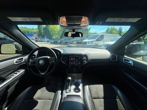Used 2021 Jeep Grand Cherokee Laredo X AWD/4WD image 25