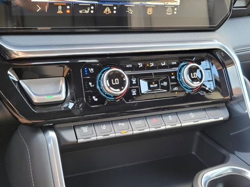 New 2026 GMC Sierra 3500 Denali w/ Denali Reserve Package image 25