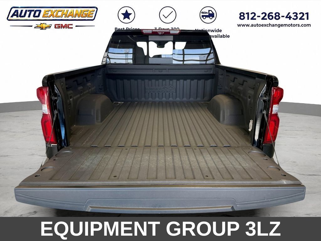 Used 2023 Chevrolet Silverado 1500 High Country w/ Technology Package AWD/4WD image 9