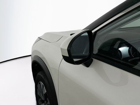 Used 2023 Nissan Rogue SV image 16