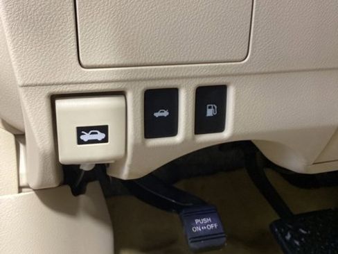 Used 2014 Lexus ES 300h image 19