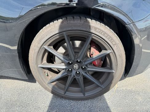 Used 2025 Toyota GR86 Premium w/ Performance Package image 5