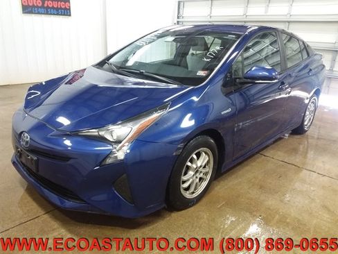 Used 2017 Toyota Prius Two image 4
