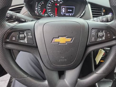 Used 2020 Chevrolet Trax LS w/ Tint and Cruise Package FWD image 17