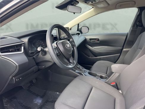 Used 2025 Toyota Corolla LE image 9