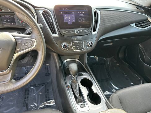 Used 2023 Chevrolet Malibu LT image 28