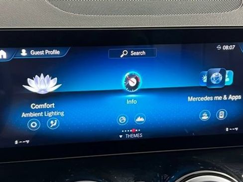 Used 2022 Mercedes-Benz GLB 250 image 28