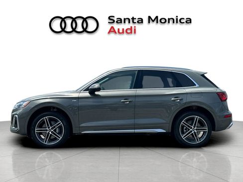 Used 2023 Audi Q5 e Premium w/ Convenience Package AWD/4WD image 5