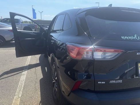 Used 2021 Ford Escape SE w/ SE Sport Appearance Package image 5