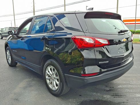 Used 2021 Chevrolet Equinox LS image 4