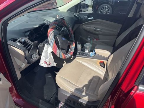 Used 2019 Ford Escape Titanium image 5