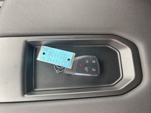 Used 2025 Chevrolet Silverado 1500 Custom image 32